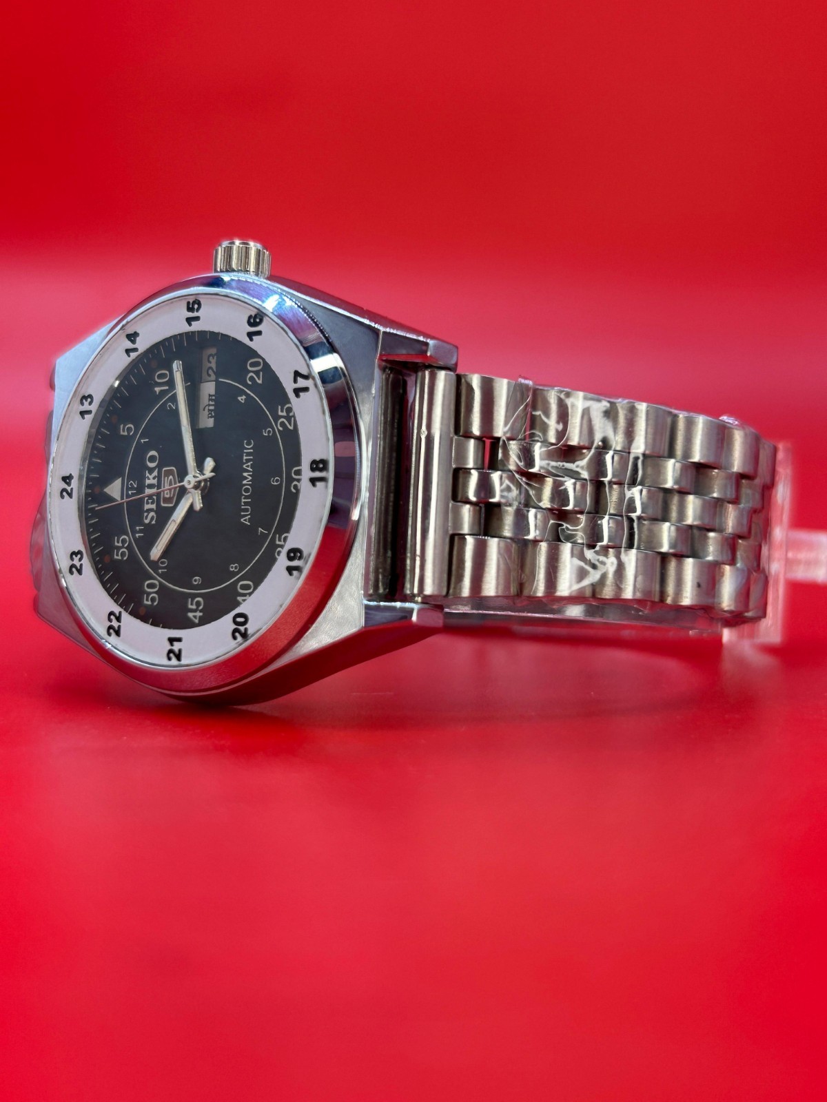 Vintage Automatic Seiko Refurbished White Dial Day / Date Men’s Wrist Watch