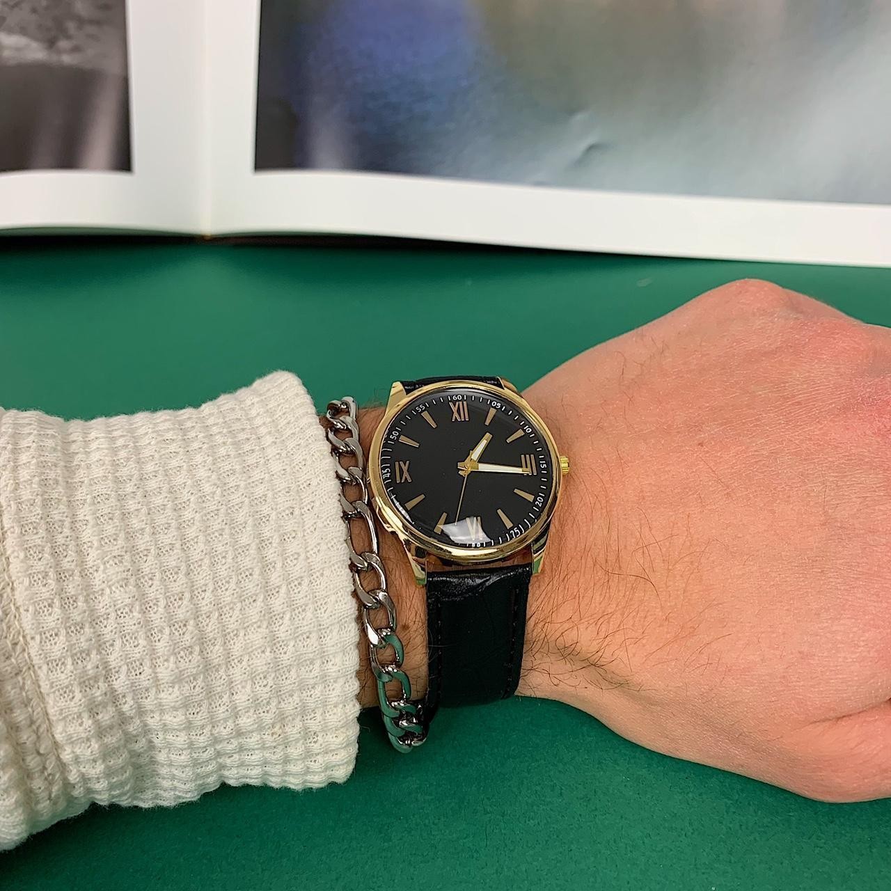 Vintage Minimalist Black Gold Leather Essential Watch 9 Inch Unisex